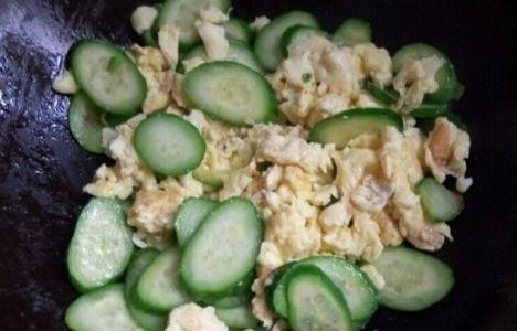 荷兰瓜冻了怎么吃,荷兰瓜冻冻后美味新食法揭秘